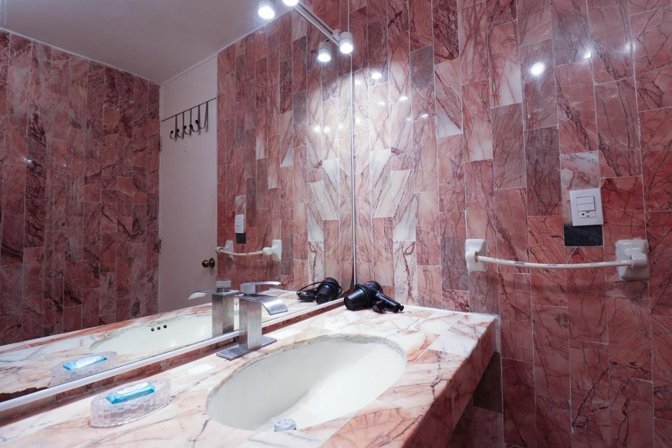 Penthouse, Stunning Views, 2 Bedrooms Apartamento