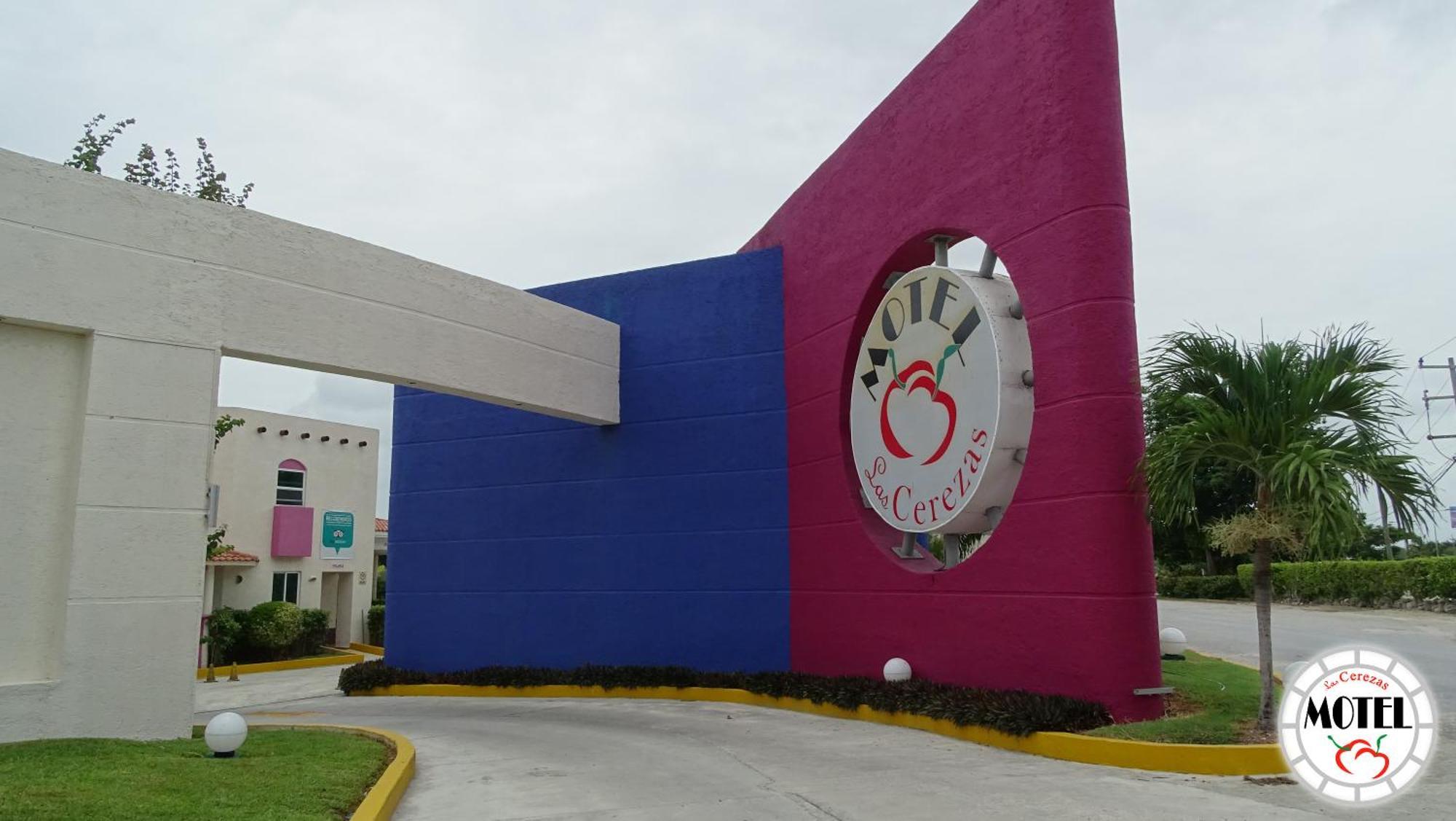 Las Cerezas Cancun