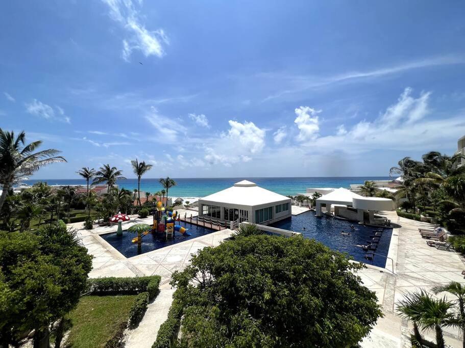 Eltonblom1970 At Out Look Com Beach House Blom Cancún