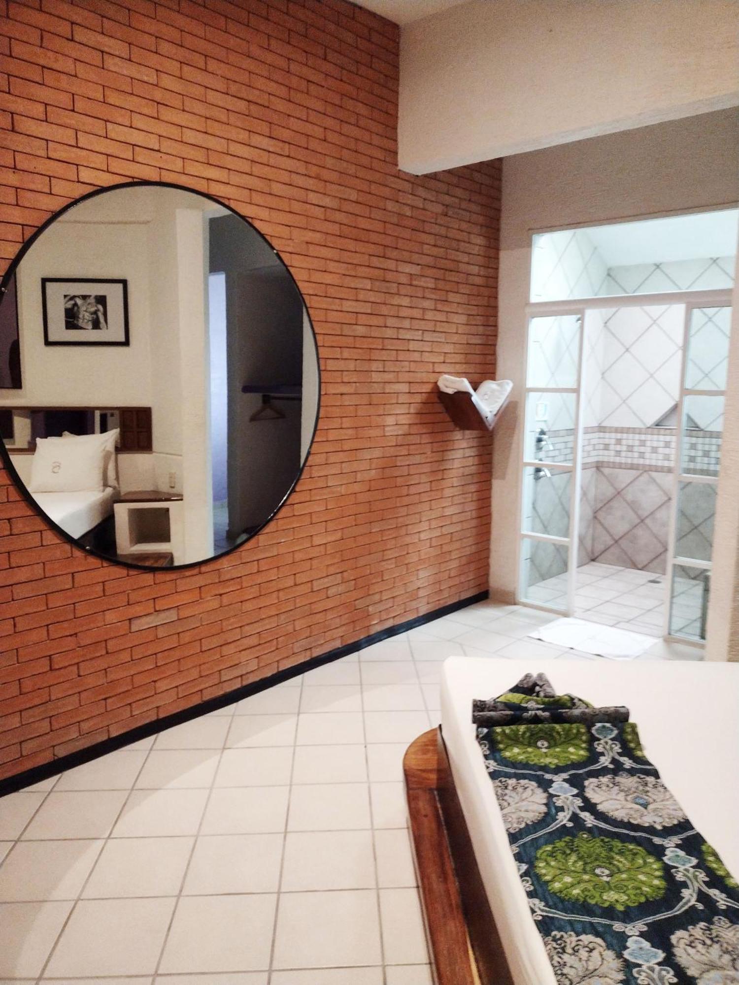 Las Cerezas Motel Cancun