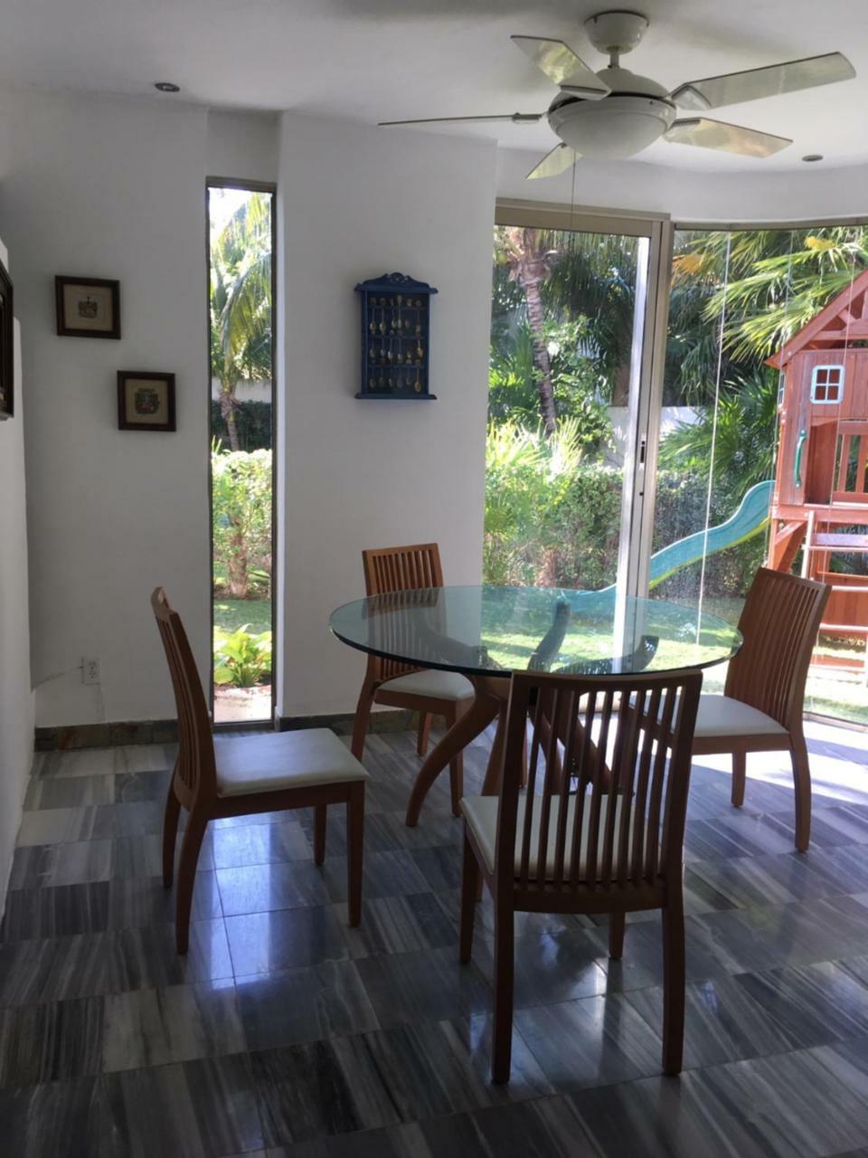 Large House - Walking To - 10 Guests! Cancún