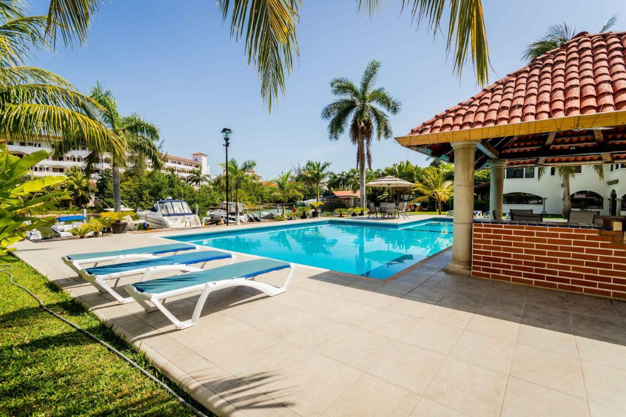 Mexican Lagoon Front By Casa Paraiso Villa Cancún