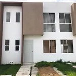 Casa limpia bonita dos plantas para 5 habitantes en Cancún