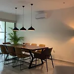 Kings Home - Big Modern House With Pool