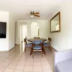 Casa De 2 Recs En Condominio Tranquilo Con Piscina