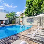 Seven Boutique 14