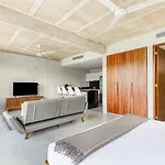 Spacious Large Loft With Pool