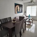 Alojamiento Amplio Y Acogedor