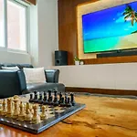 Penthouse With Private Jacuzzi - Three Bedroom