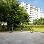 Exclusive Building 6 People 3 Cable Televisions 2 Swimming Pools Balcony,