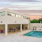 Private Apartment With 2Rooms, Pool & Picnic Area