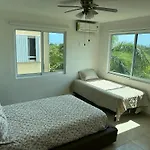 Estudio Con Bano Privado Para Tres Personas En Puerto Cancun