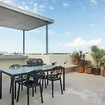Cool Loft Rooftop Pool, Great Views