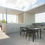 Cool Loft Rooftop Pool, Great Views