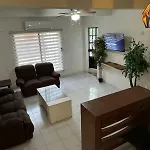 Casa Vacacional Cerca Del Ferry Isla Mujeres
