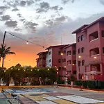 Selina Cancun Laguna Hotel Zone