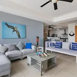 Spacious 3Bd Apartment With Pool & Beach In Cancun