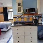 Beautiful Condo A Few Stps To Sea
