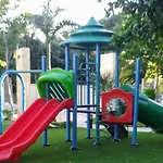 Modern, Downtown Apartment, 2Br, 2Bth, With Pool