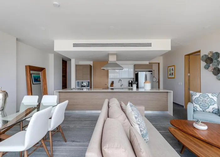 Exclusive Apartment- Rooftop Pool