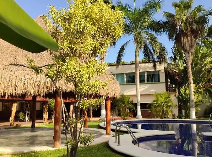 Hermoso salón de eventos tropical de frente al mar
