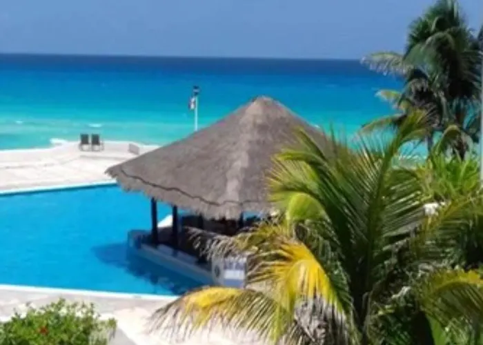 Espectacular Penthouse con Piscina y Vista al Mar en Cancún