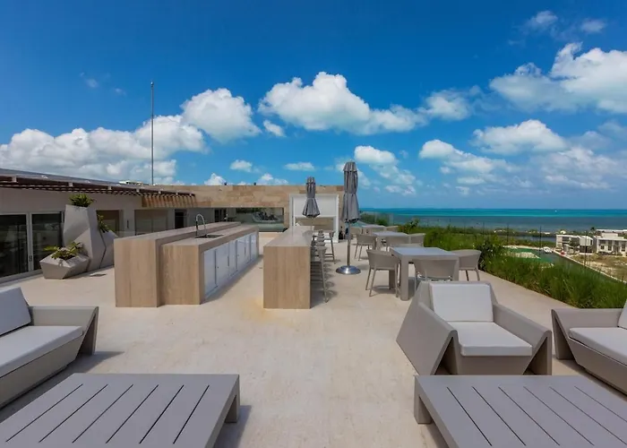 Rooftop Pool- Family Apartment- Ocean View -Close