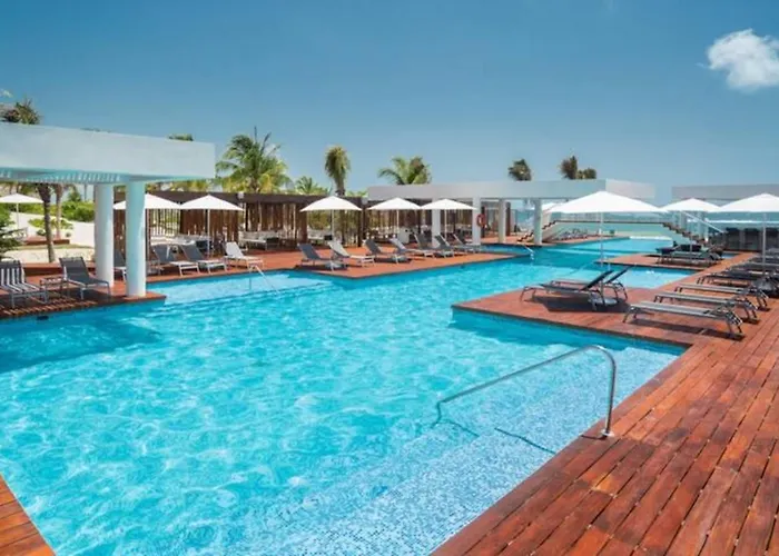 Beach Front Marina & Golf Luxe Condo Playa Mujeres
