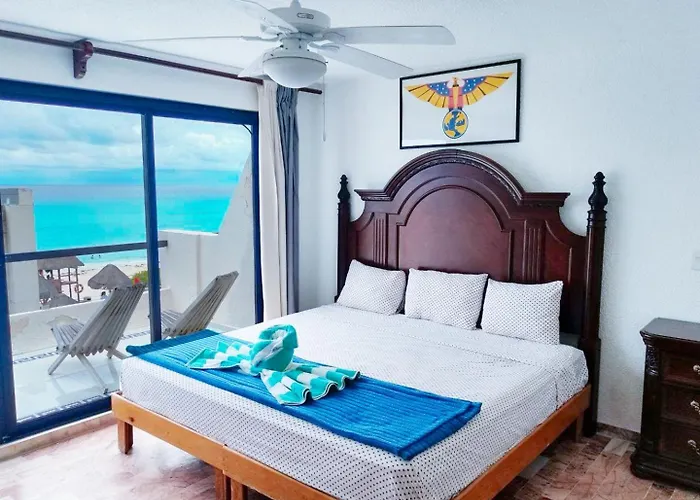 Ocean View, 3 King Beds, Balcony