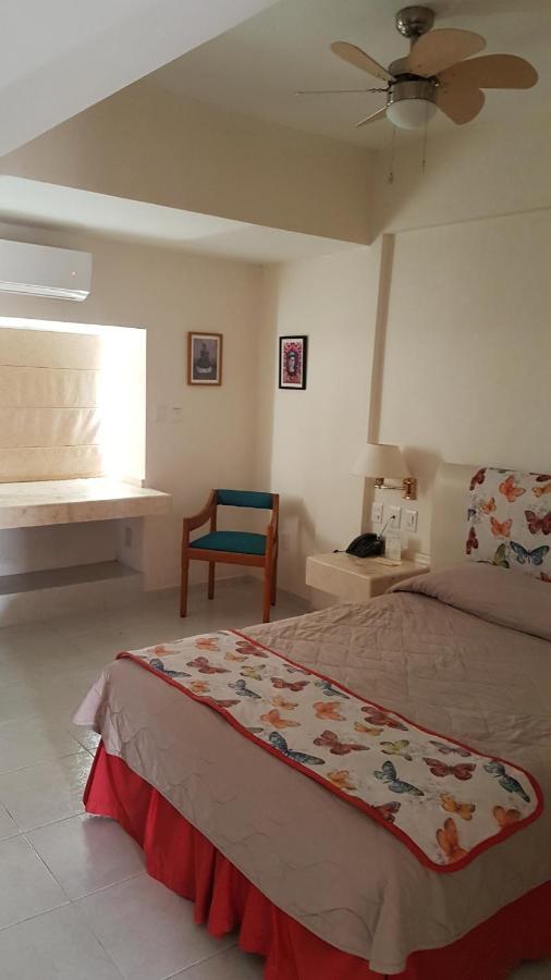 Y Nader Hotel