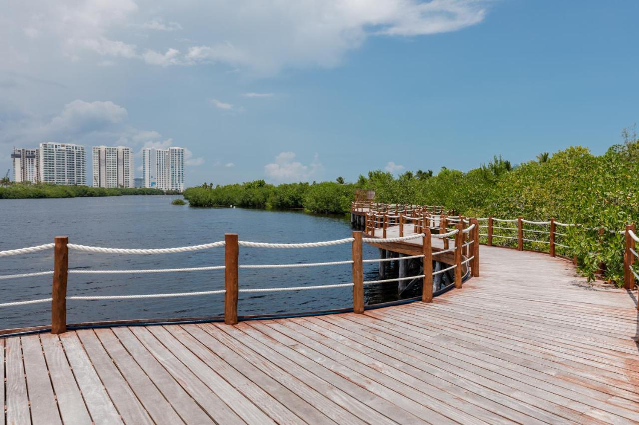 Exclusive Apartment- Rooftop Pool Apartamento