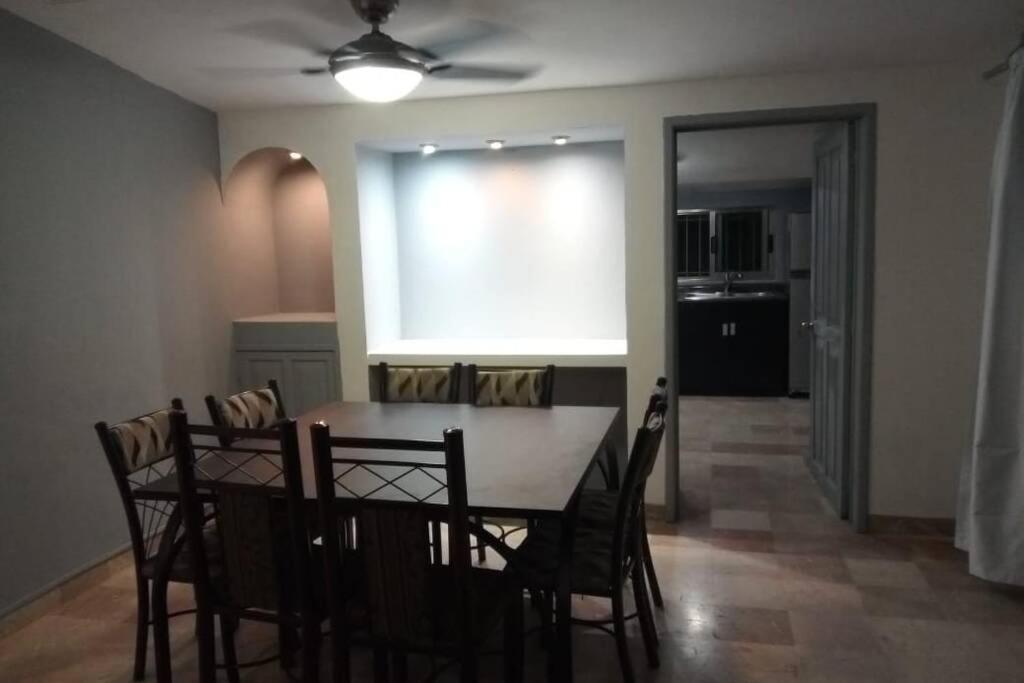 Penthouse 205 Sq M On Lagoon, 3 Bedrooms 2 Bathrooms For Up To 8 Guests * Cancun