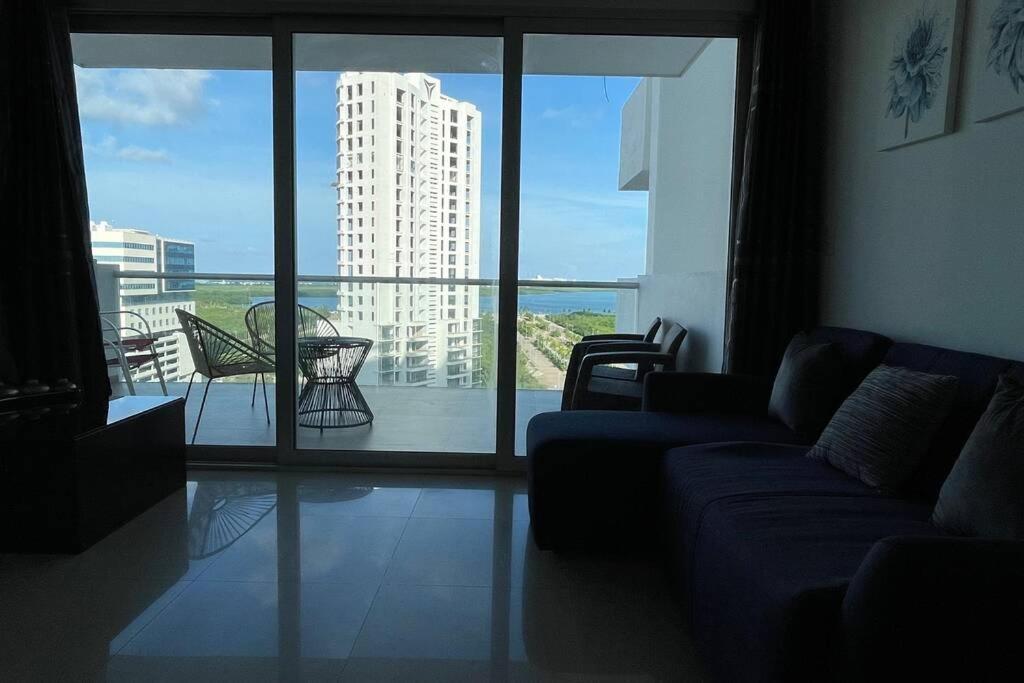 Malecon Americas By Andiani Travel * Cancun