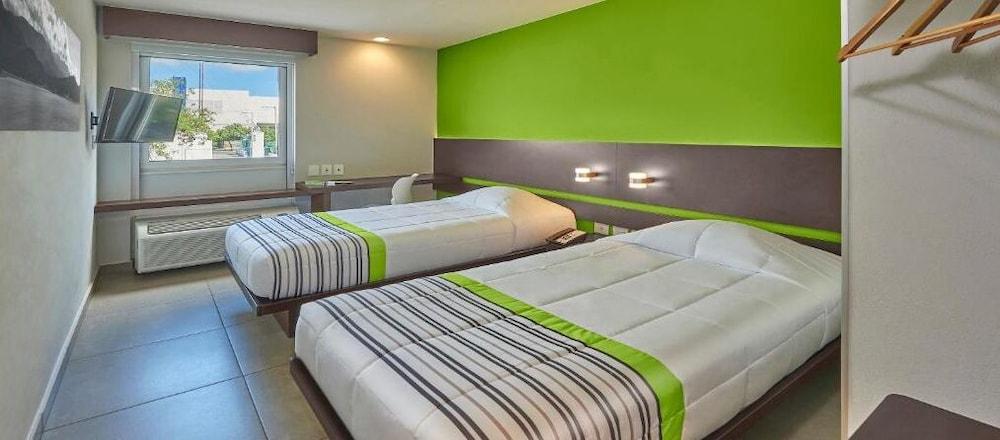 Express Junior By Marriott Hotel Cancún