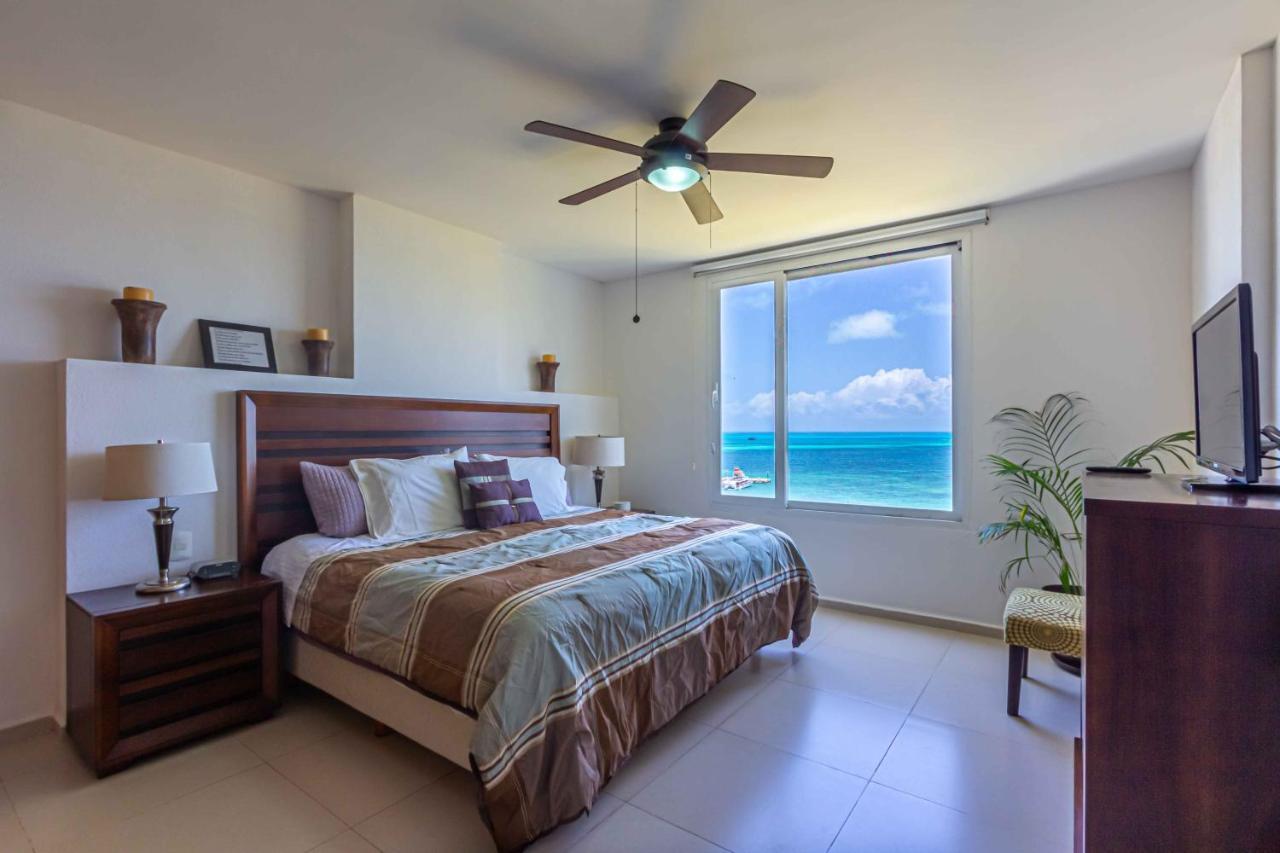 Amara Beachfront By The Sea Apartamento *