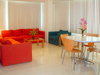 Y Nader Hotel