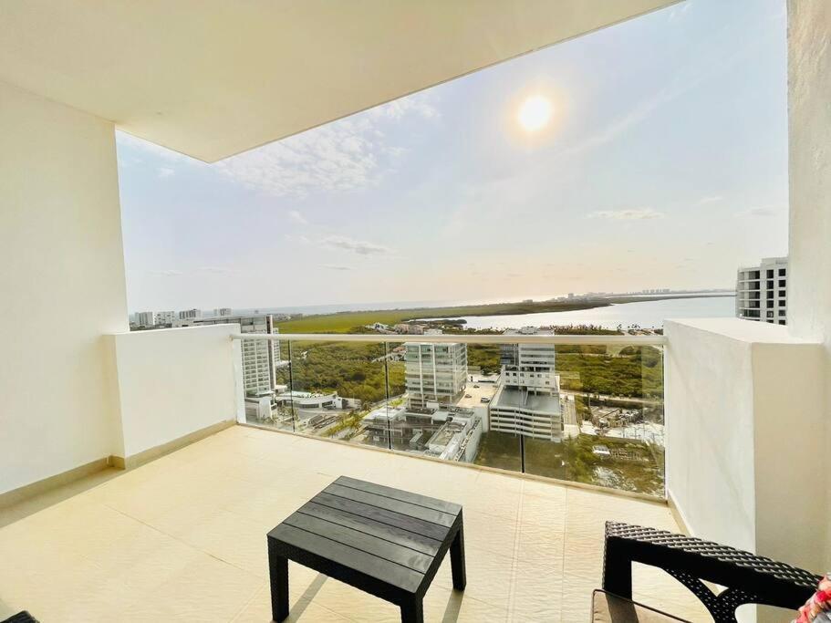 Amazing View 2 Bedroom Apto,5 Min To Hz,malldownstairs Ny1601