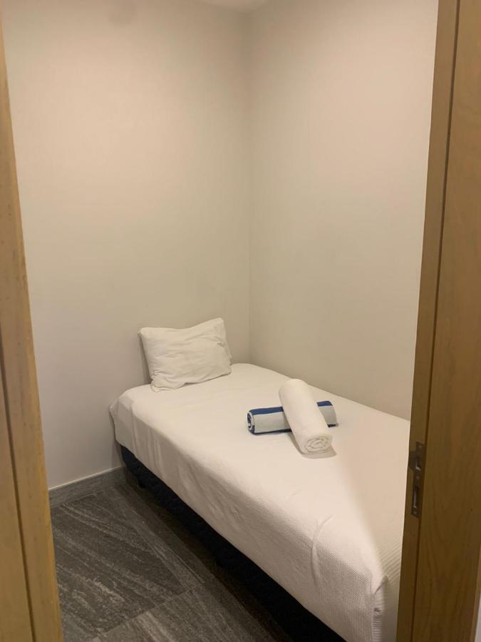 Luxury 3br Condo* Rooftop Pool, Near The *