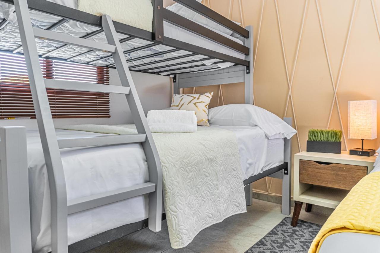 Pako - Luxurious & Spacious 2 Bedroom Close To The Beach, Free Wi-fi, Ideal Location In Downtown Centro Apartamento