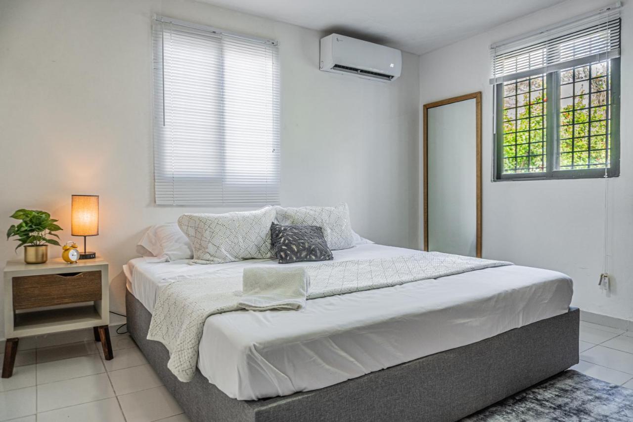 Pako - Luxurious & Spacious 2 Bedroom Close To The Beach, Free Wi-fi, Ideal Location In Downtown Centro *