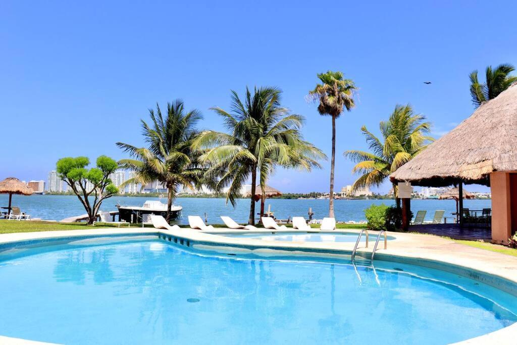 Relaxing View 2br Apto 15min Walking To The Genc3 Apartamento Cancún