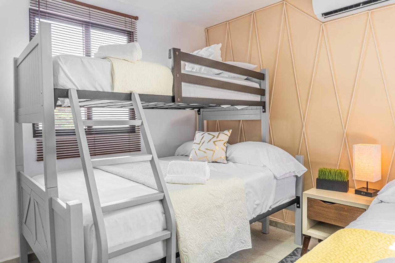 Apartamento Pako - Luxurious & Spacious 2 Bedroom Close To The Beach, Free Wi-fi, Ideal Location In Downtown Centro Cancún