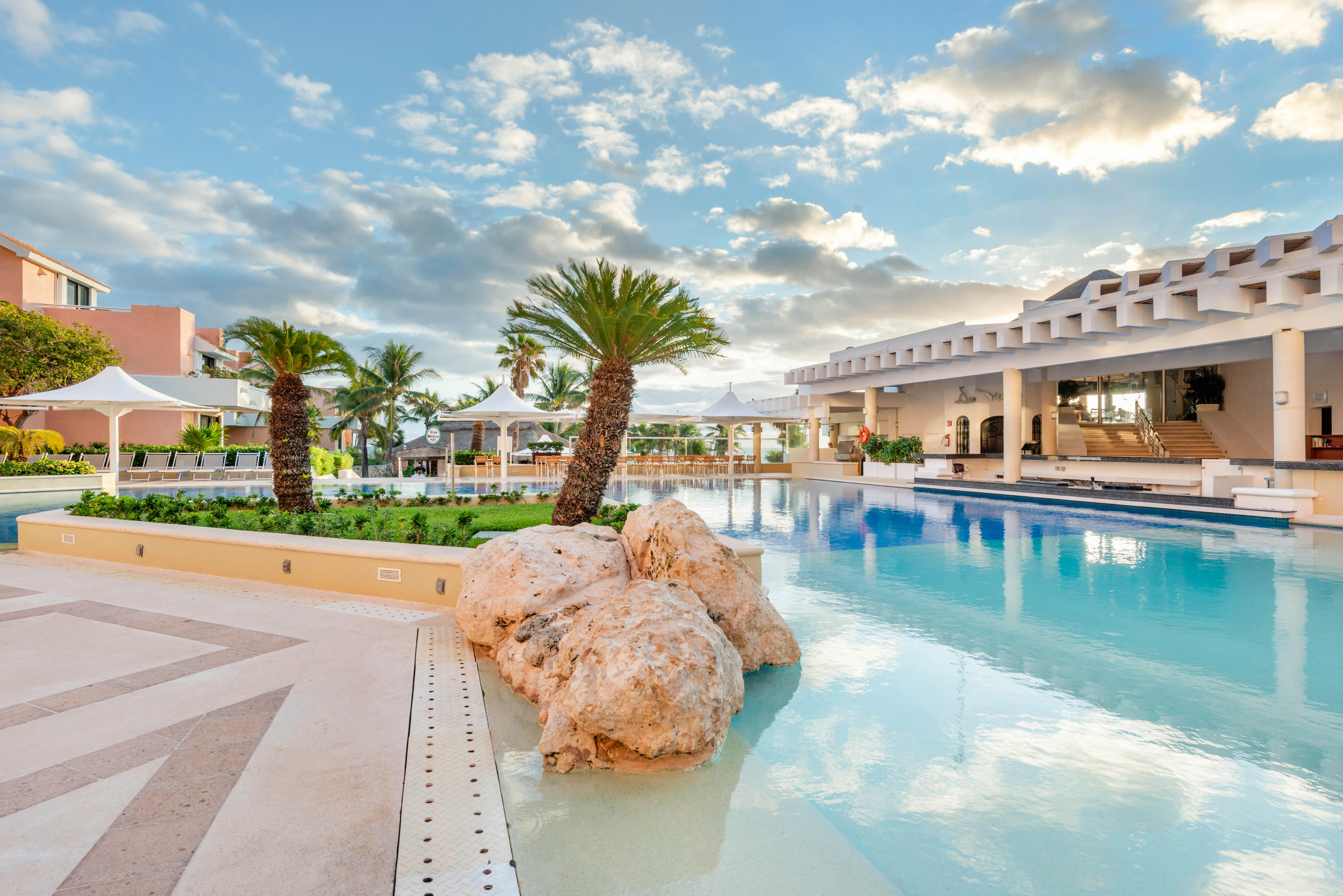 Wyndham Grand & Cancún