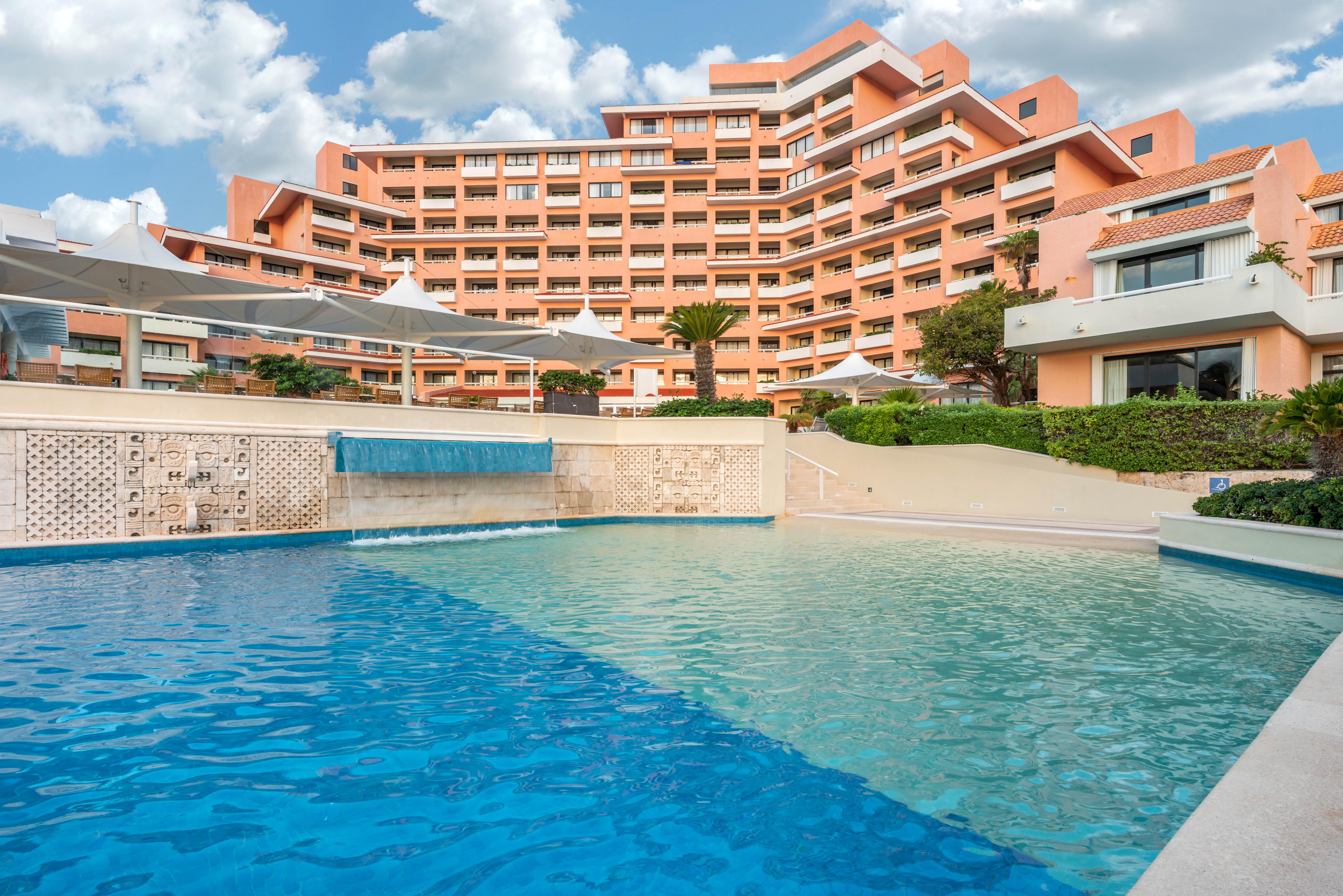 Wyndham Grand & Cancún