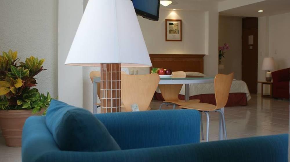 Y Nader Hotel Cancún