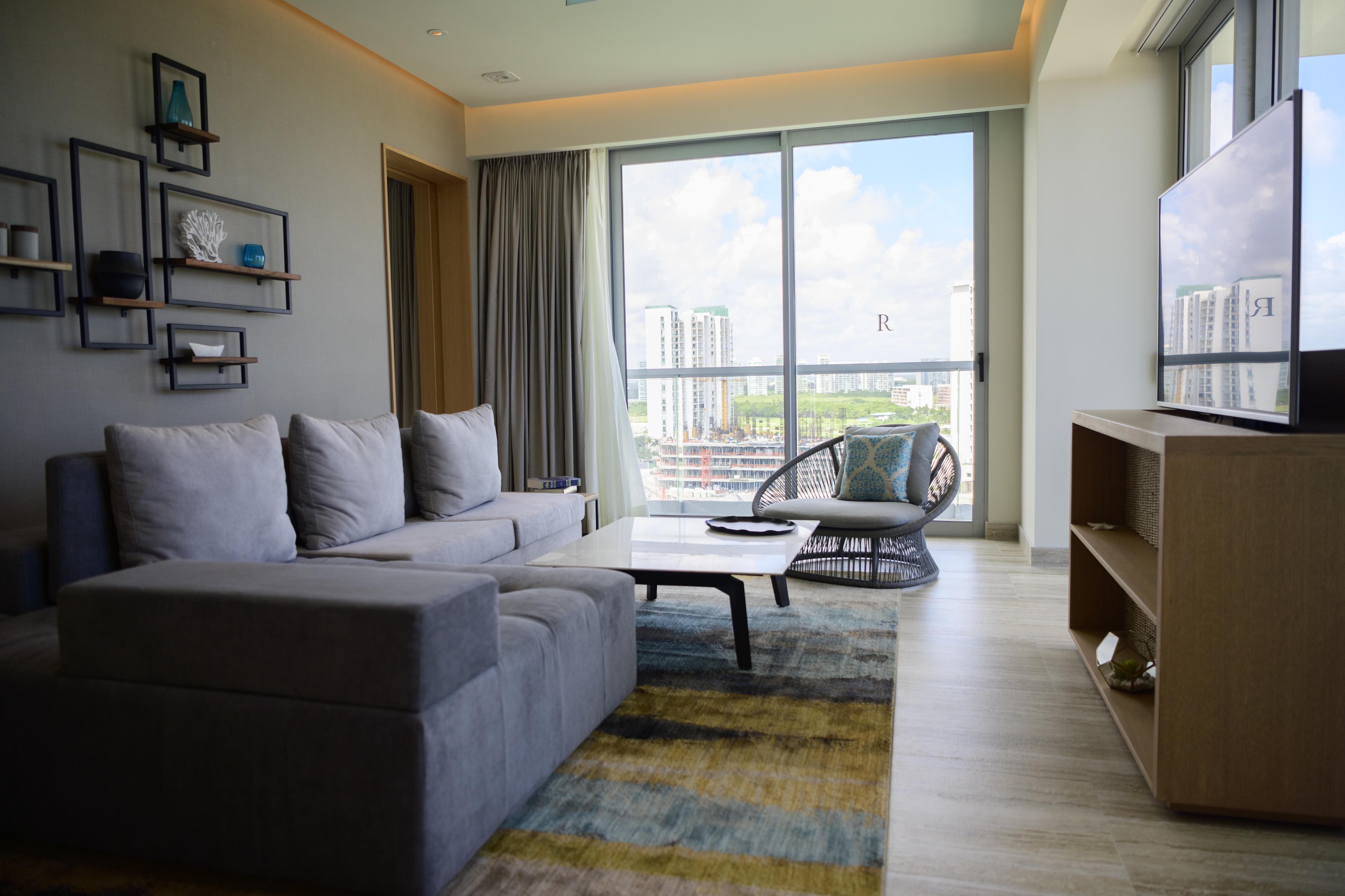 Renaissance & Marina Hotel Cancun
