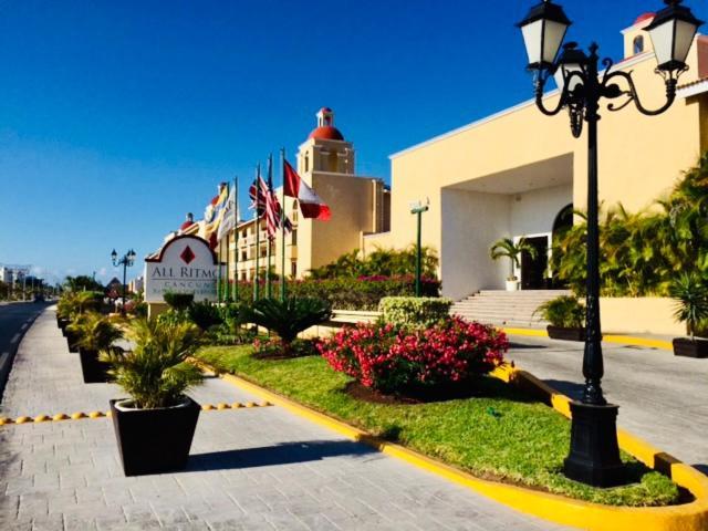 Apartamento Punta Me Beautiful Beach Front In The & Waterpark Cancún