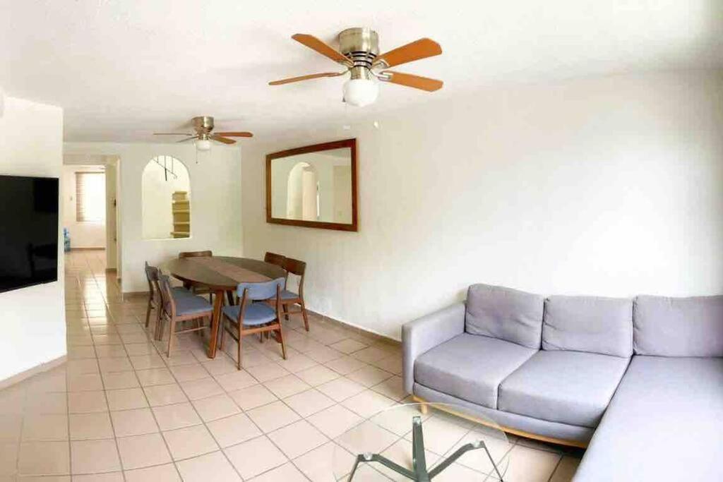 Casa De 2 Recs En Condominio Tranquilo Con Piscina *