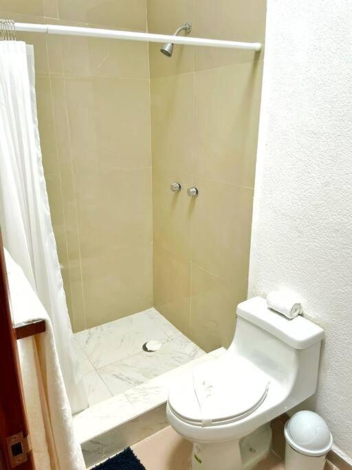 Casa De 2 Recs En Condominio Tranquilo Con Piscina Cancun