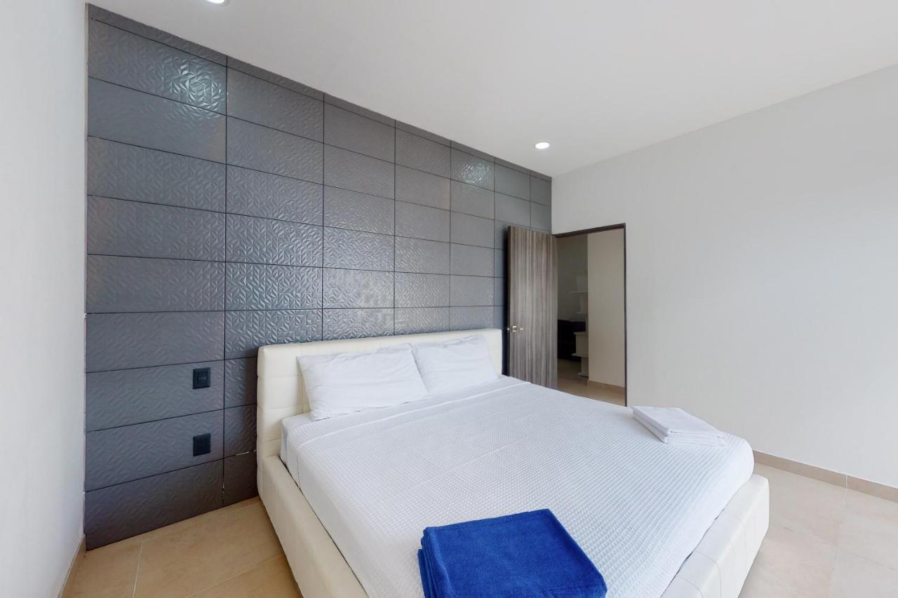 Apartment Malecon Vg02 At Torre Montevideo Cancun
